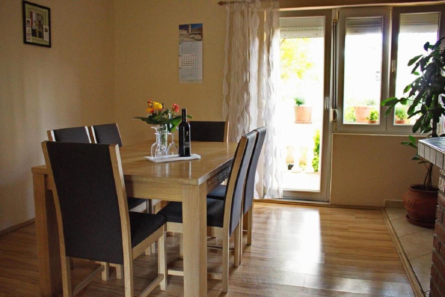 Apartment Dita Nin Eksteriør billede