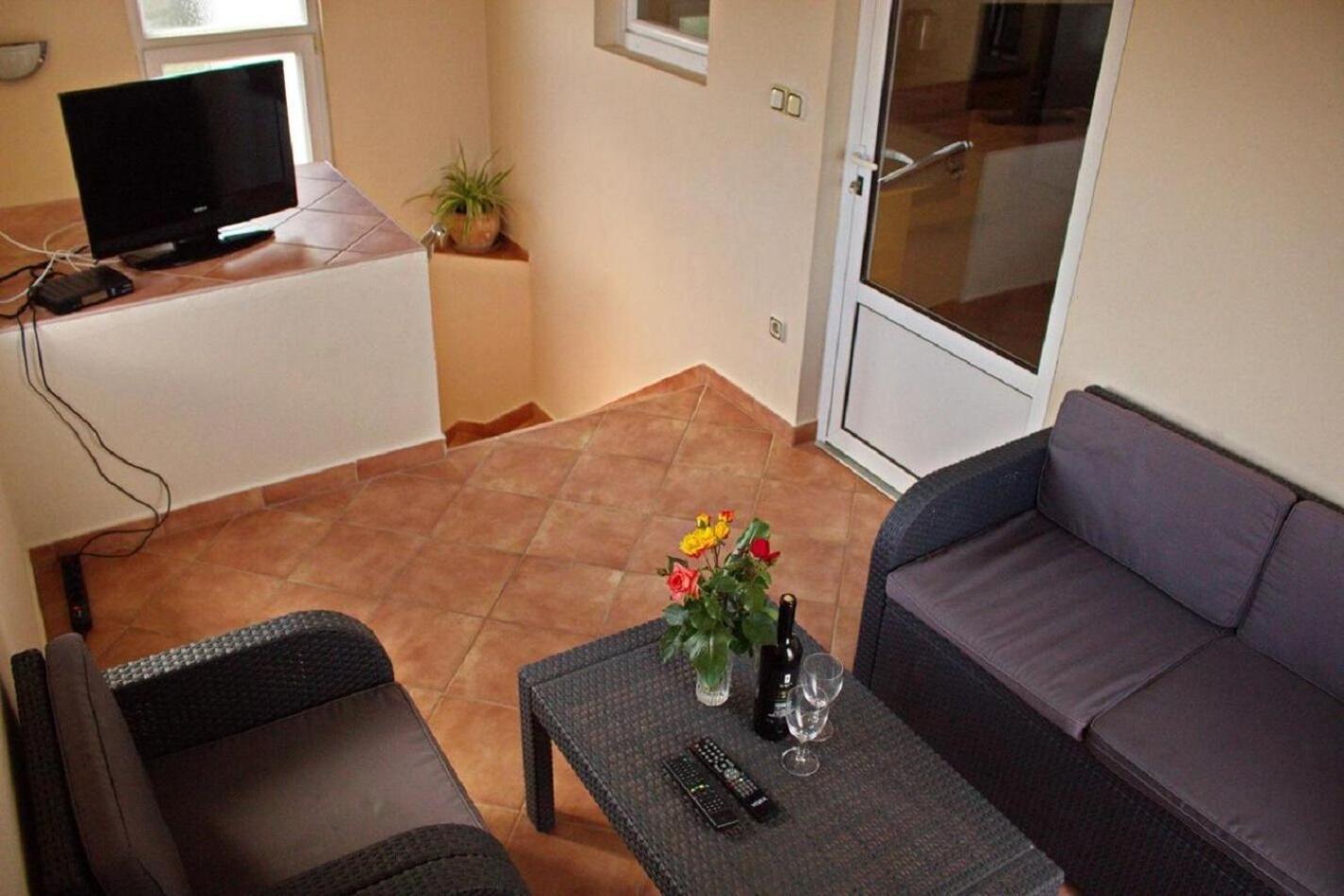 Apartment Dita Nin Eksteriør billede