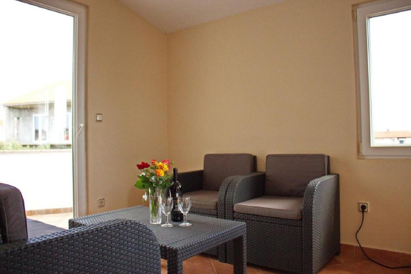 Apartment Dita Nin Eksteriør billede